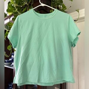Lululemon green crop top size 14